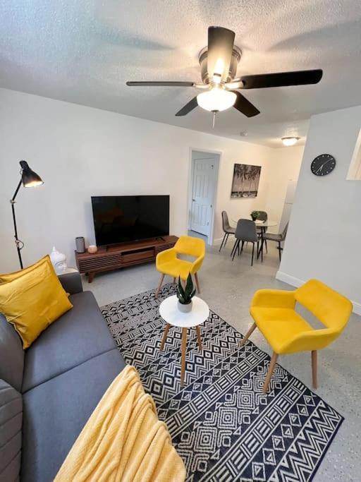 Cozy & Beautiful 1Bd Apartment W/Full Kitchen! Fort Lauderdale Exterior photo